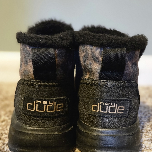 Hey Dude Leopard Print Women's Loafers - Picture 2 of 3